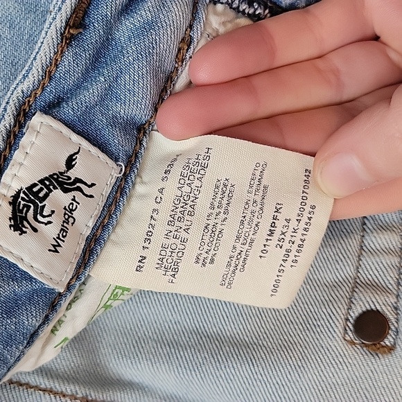 Wrangler Light Blue Flare Bell Bottom Jeans - Picture 6 of 7